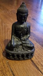 Sitting Buddha Statue