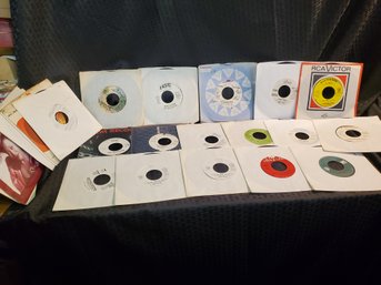 Wonderful Lot Of 25 Radio Station Promo 45 Records ~ Willie Nelson & More.