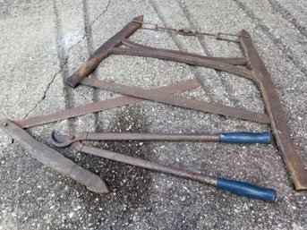 Vintage Hand Saws And Pruner