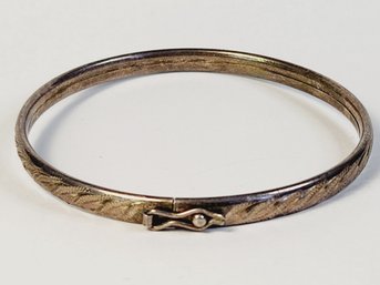 Beautiful Vintage Sterling Silver Clasped Bangle Bracelet