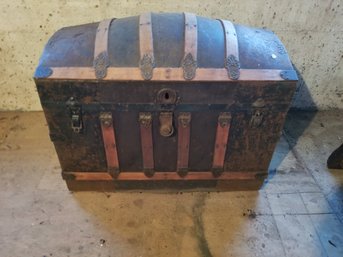 Barn Find!  Antique Hump Back Steamer Travel Pirates Trunk