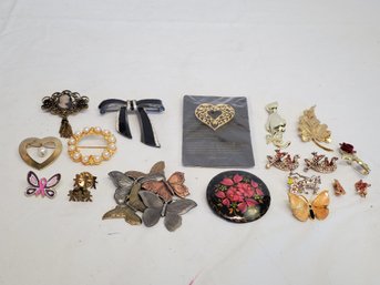 Vintage & Retro Ladies Pin & Brooches - Monet