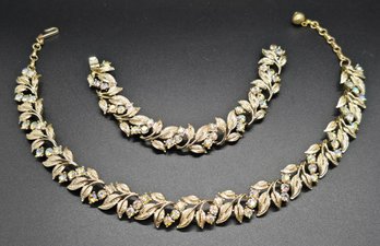 Vintage Gold Tone Necklace & Bracelet Set