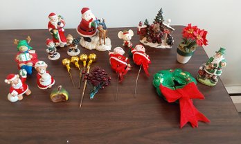 LOT OF CHRISTMAS SMALLS DECORATIONS