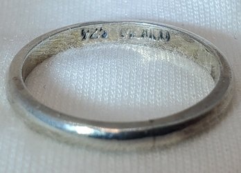 Sterling Silver Size 8 Wedding Band Ring ~ 2.15 Grams