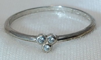 Sterling Silver Size 7.5 Petite 3 CZ Ring ~ 0.18 Grams