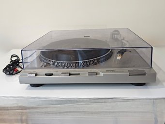 Technics Direct Drive Automatic SL-D3 Turntable