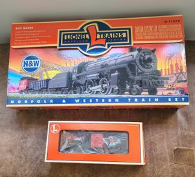 Never Used! Lionel Norfolk & Western Train Set With Animated Halloween Car