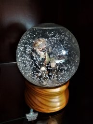 Emmitt Kelly Jr. Figurine - Snow Globe - 6'