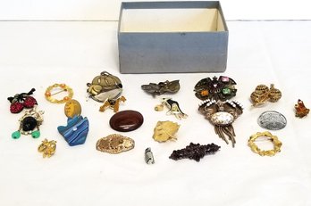 Box Of 19 Various Sizes & Style Women's Fashion Pins/brooches  (LOT 6)