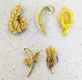 Vintage Lot Of 5 Rhinestone & Gold-tone Fashionable Brooches/pins  (lot 7)