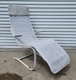 White Mesh Spring Lounge Chair
