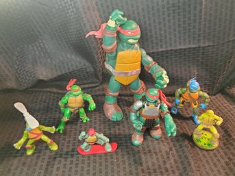 Great Lot Of Vintage Ninja Turtle Action Figures