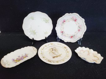 Small Grouping Of Antique & Vintage Small Porcelain Dishes & Trinket Boxes
