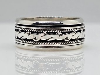 Size 7 Spinner Ring In Sterling Silver