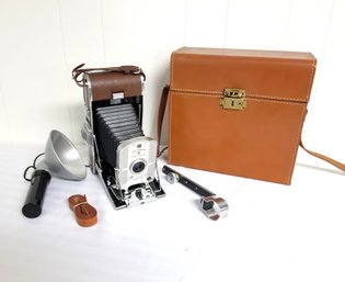 Collectible Vintage POLAROID LAND Camera Model 95A Flash Chrome & Leather Case Circa 1948