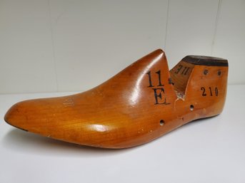 Vintage 1957 J.V. Mens Size 11E Wooden Left Shoe Makers Form