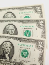 3 - 1976 $2 Dollar Crisp Uncirculated Consecutive Number   Bicentennial Federal Reserve Notes Bills