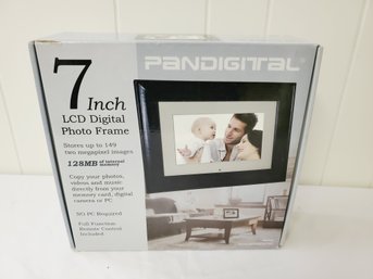Pandigital 7' LCD Digital Photo Frame