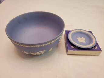 Vintage Wedgwood Blue Jasperware Small Round Tray With Box & Round Bowl