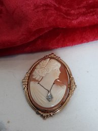 10K Gold Diamond Accent Vintage Cameo Broach/pendant
