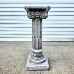 Pretty Classical Garden Column Or Pedestal