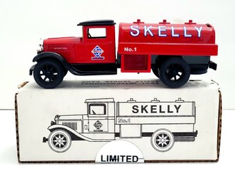 ERTL 1931 International Skelly Tanker Truck Coin Bank Diecast Limited Edition 7.5' Long EXC COND!