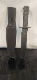 Survival Knife With Carrying Pouch