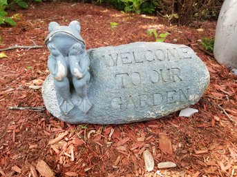 Welcome To Our Garden Garden Art Frog Sitting On A Stone Resin 12'