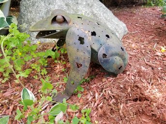 Adorable Metal Garden Ark Frog With A Tea Light Opening 10'