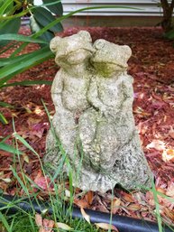Vintage Cement Romantic Sitting Frogs Watching The Sunset Garden Statue 18'