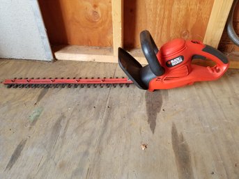 Black & Decker 22' Corded Electric Hedge Trimmer Ht012