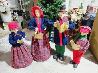 Vintage Family Christmas Caroler 27'h Figures