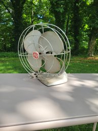 Vintage General Electric Table Fan. Tested And Working. - -- - - - - -- - - - - - - - - - - - - - Loc: G Shelf