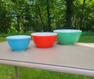 Vintage Colored Pyrex Mixing Bowl Set. - - - - - - - - - - - - - - - - - - - - - - - - - - - - - Loc G Shelf