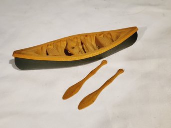 Miniature ORVIS Wooden Painted Canoe With Pair Of Oars