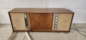Vintage General Electric Am/fm Stereo System