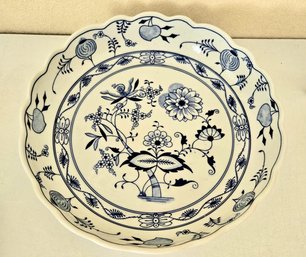 Thun Klosterle Form Meissen Blue Onion Pattern Porcelain Serving Bowl With Scalloped Edge