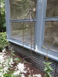 Iron Garden Plant Holder