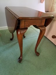 Oval Cherry Wood Side Table With 2 Drop Leafs - Pennsylvania House