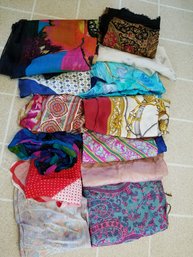 Nice Lot Of Miscellaneous Women Scarfs