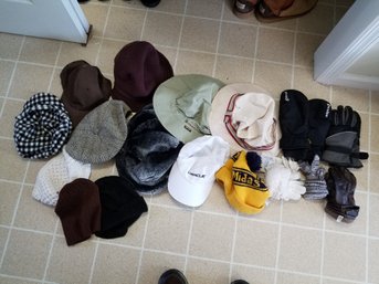 Lot Of Miscellaneous Hats And Gloves - Men's And Women