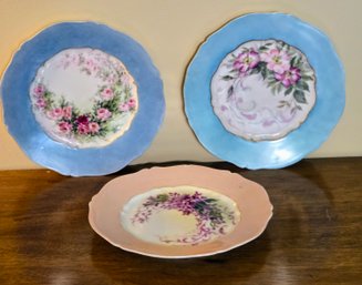 3 VERY DELICATE AND VERY PRETTY VINTAGE LIMOGE DESSERT PLATES