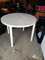 Resin Outdoor Patio Table W/removable Legs