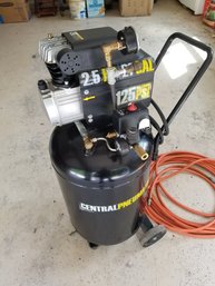 Central Pneumatic 2.5 HP 21 Gal 125 PSI Vertical Air Compressor