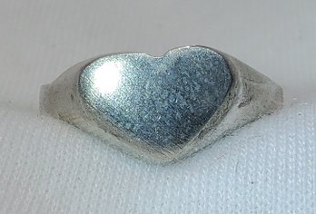 Vintage Sterling Silver Size 6 Heart Ring ~ 1.44 Grams