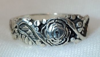 Vintage Sterling Silver Size 7 Beautiful Floral Ring ~ 2.48 Grams