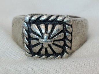 Vintage Sterling Silver Size 8 Heavy Unique Cross Ring ~ 5.27 Grams