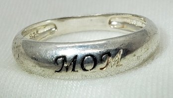 Vintage Sterling Silver Size 7 'MOM' Ring ~ 1.92 Grams