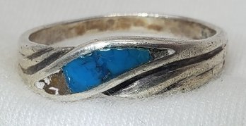 Vintage Sterling Silver Size 7.5 Turquoise Ring ~ 2.45 Grams